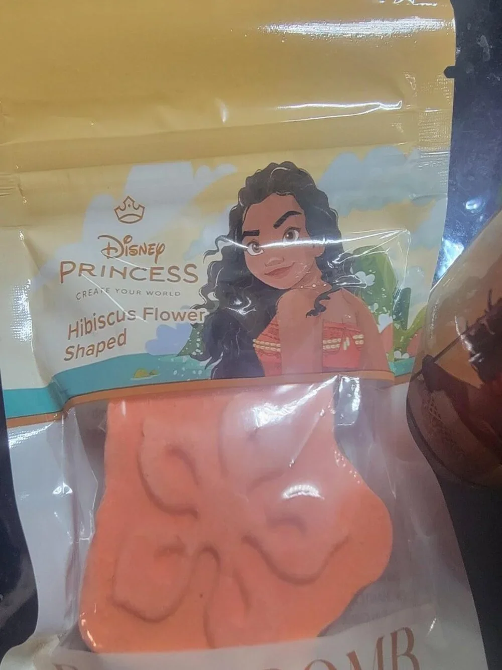 Disney Princess Moana Bath Gift Set Hibiscus Coconut Bath Salts & Bath Bomb NWT